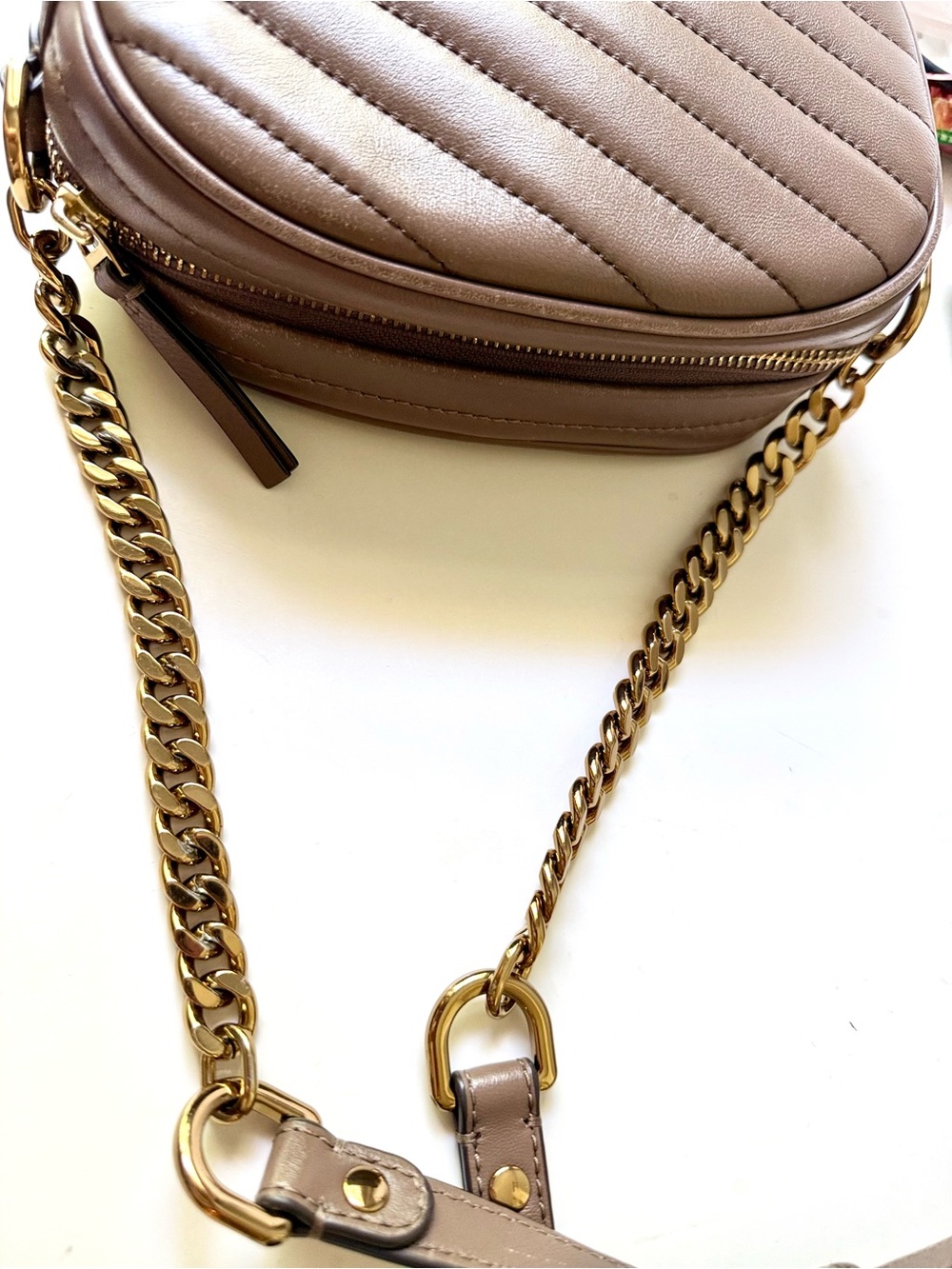 Tory Burch Kira Chevron Leather Camera Bag - Picture 8 of 9